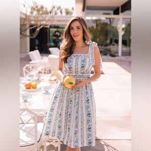 Gal Meets Glam Blue Florla Arina Dress. Size 2